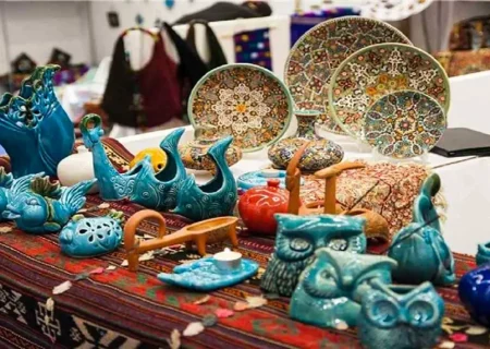 برپایی اولین جمعه بازار صنایع‌دستی استان قم با هدف حمایت از هنرمندان