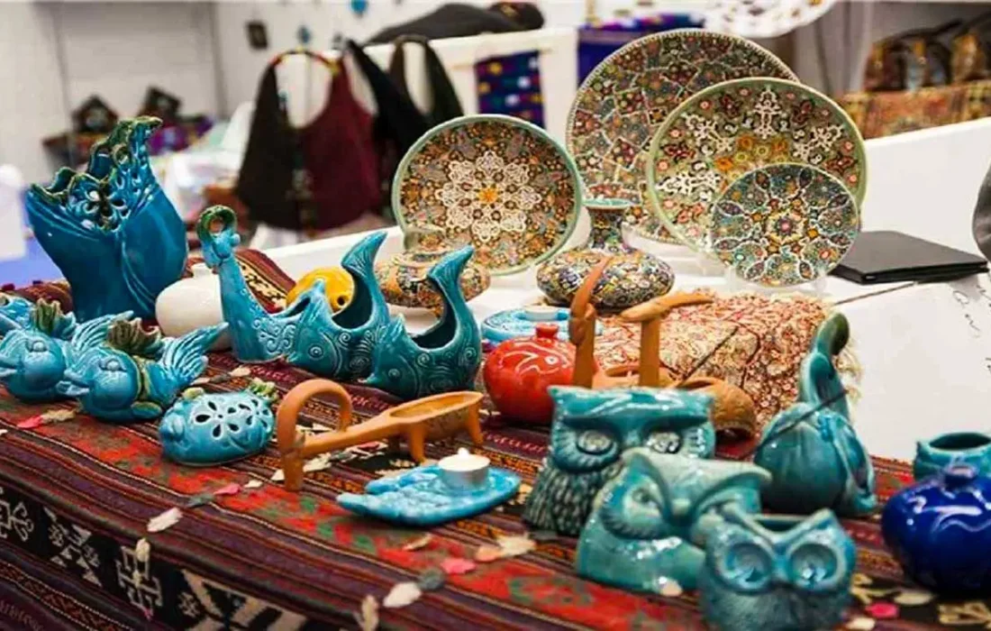 برپایی اولین جمعه بازار صنایع‌دستی استان قم با هدف حمایت از هنرمندان