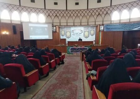 علمای دین، رهبری دل‌های شیعیان را در غیبت امام زمان(ع) بر عهده دارند
