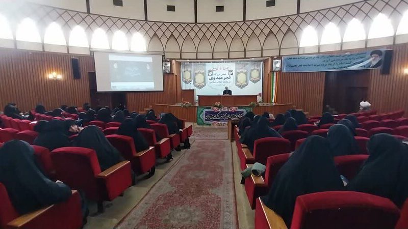 علمای دین، رهبری دلهای شیعیان را در غیبت امام زمان(ع) بر عهده دارند