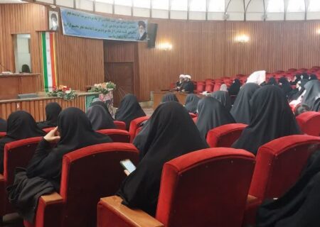طلاب خواهر با حضور در جامعه می‌توانند فرهنگ انتظار و مهدویت را ترویج دهند