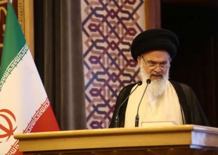 آیت الله العظمی حائری یزدی شخصیتی سیاسی بودند