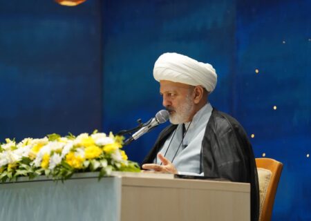 رسانه الهی و مهدوی، رسانه ای است که حق را به نحو شایسته معرفی کند