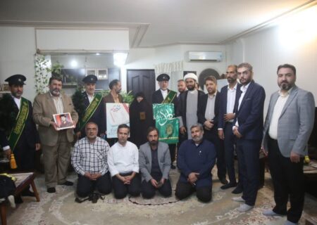 تقدیر اصحاب رسانه استان قم از مادر مکرمه شهید دخانچی/ قدردانی مادر شهید از رهبر انقلاب و تأکید بر زنده نگه داشتن یاد شهدا