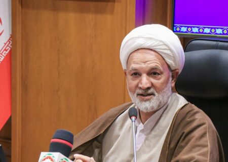 فرودگاه قم تا ۲ و نیم سال آینده افتتاح می شود/ مشکلات معیشتی اصحاب رسانه را پیگیری و به سرانجام خواهیم رساند